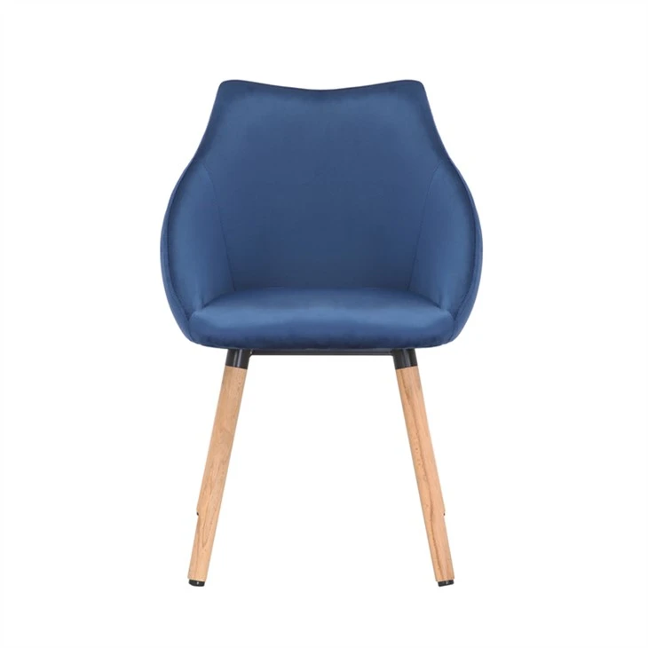 Spisestol Design av tre
